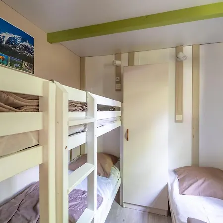 Camping Le Colporteur Campsite Le Bourg-d'Oisans